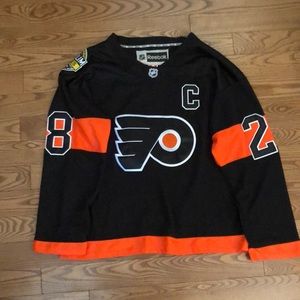 Claude Giroux 2017 Flyers stadium series jersey.